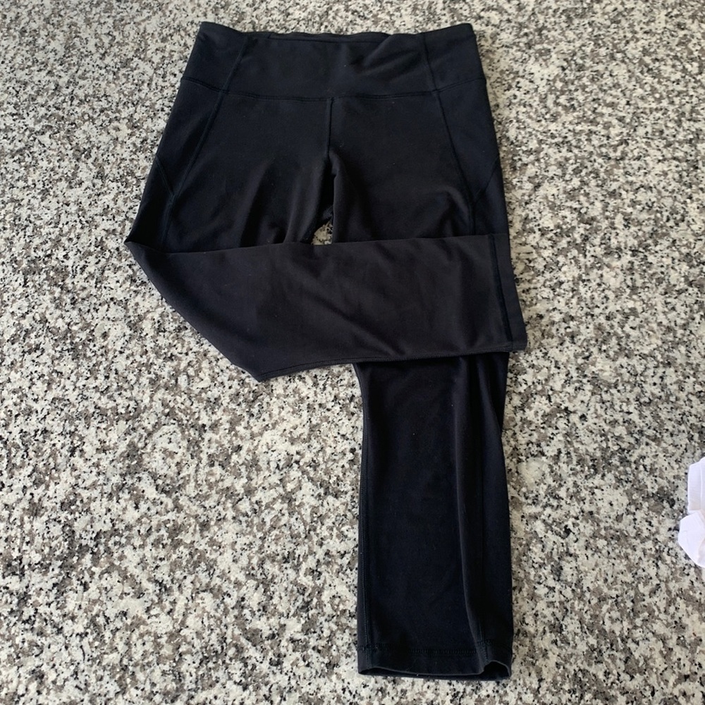 Under armor black capris